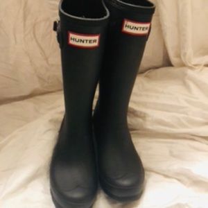 Hunter boots size 4 girls or size 3 boys